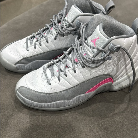 Nike Jordan Retro 12 Gray and Vivid Pink - Picture 2 of 6